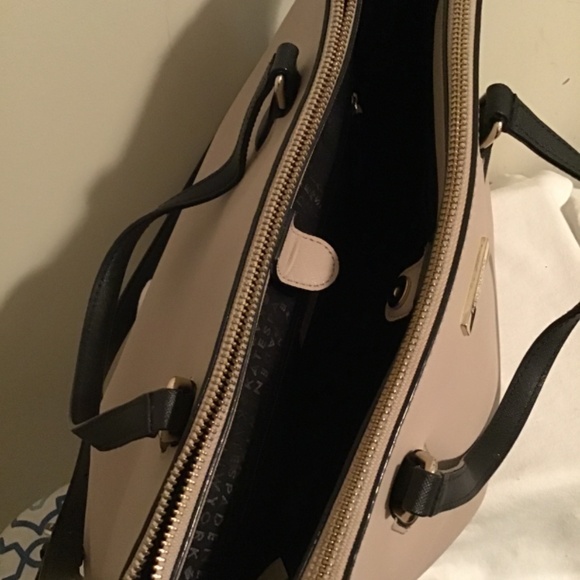 😍Kate Sade, new condition, shoulder bag, strap = 16/20, two tone, gorgeous - Picture 7 of 9